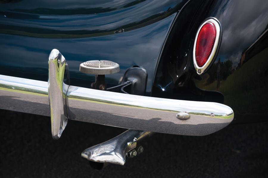  Ford DeLuxe Convertible Coupe 1938 года  (фото 8 из 20)